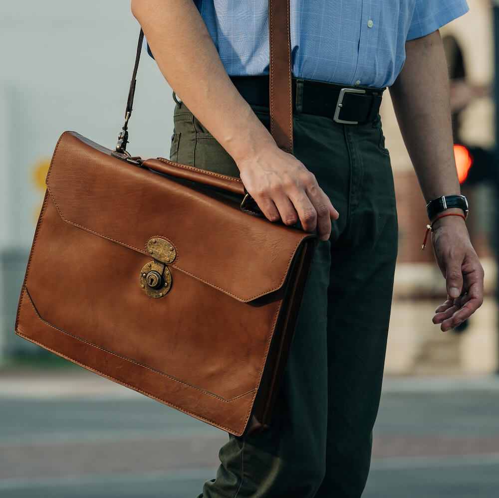 thumbnail image 2 of DavisCase Genuine Leather Messenger Bag – Vintage Handcrafted 13" Laptop Briefcase 2 of 6